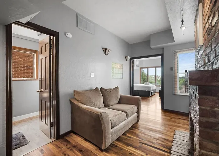 Breathtaking View 1 Bed Stylish & Serene Apartment *