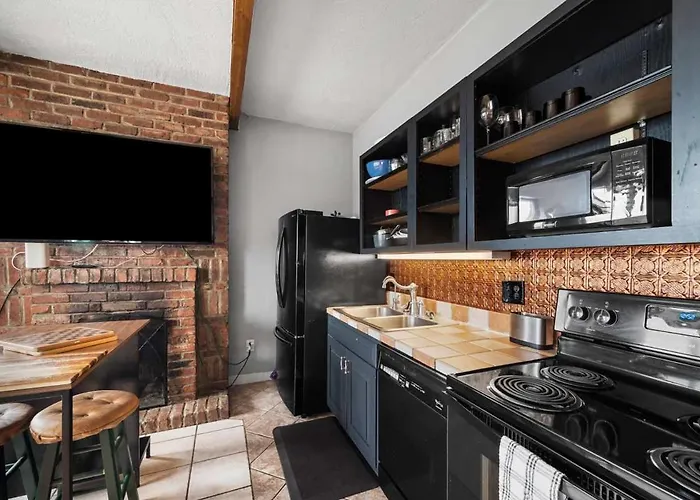 Breathtaking View 1 Bed Stylish & Serene Apartment *